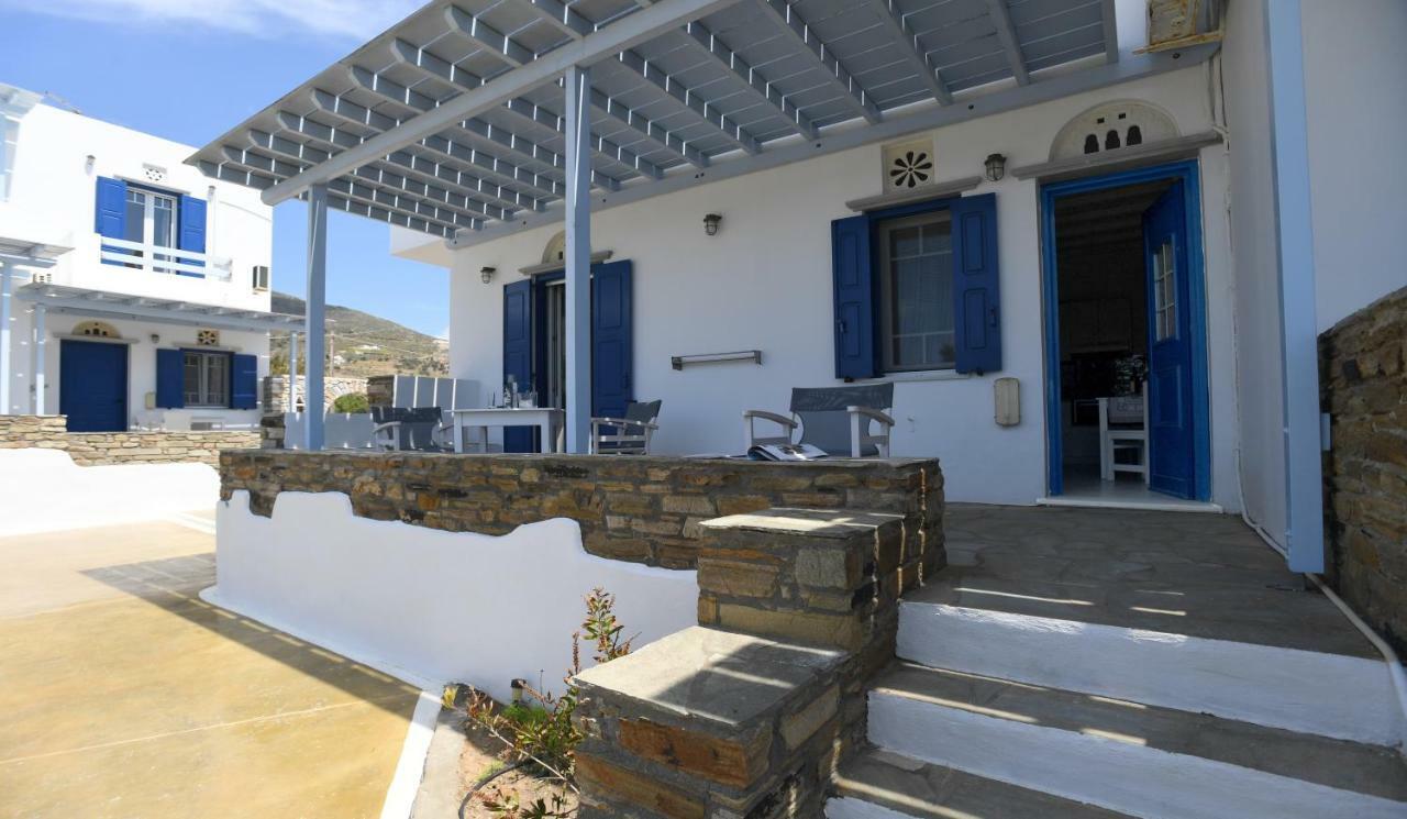 Aparthotel Nostos Beachfront & Agios Ioannis (Tinos)