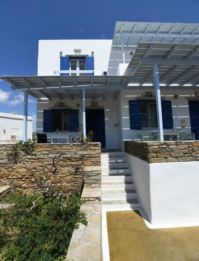 Nostos Beachfront & 3*