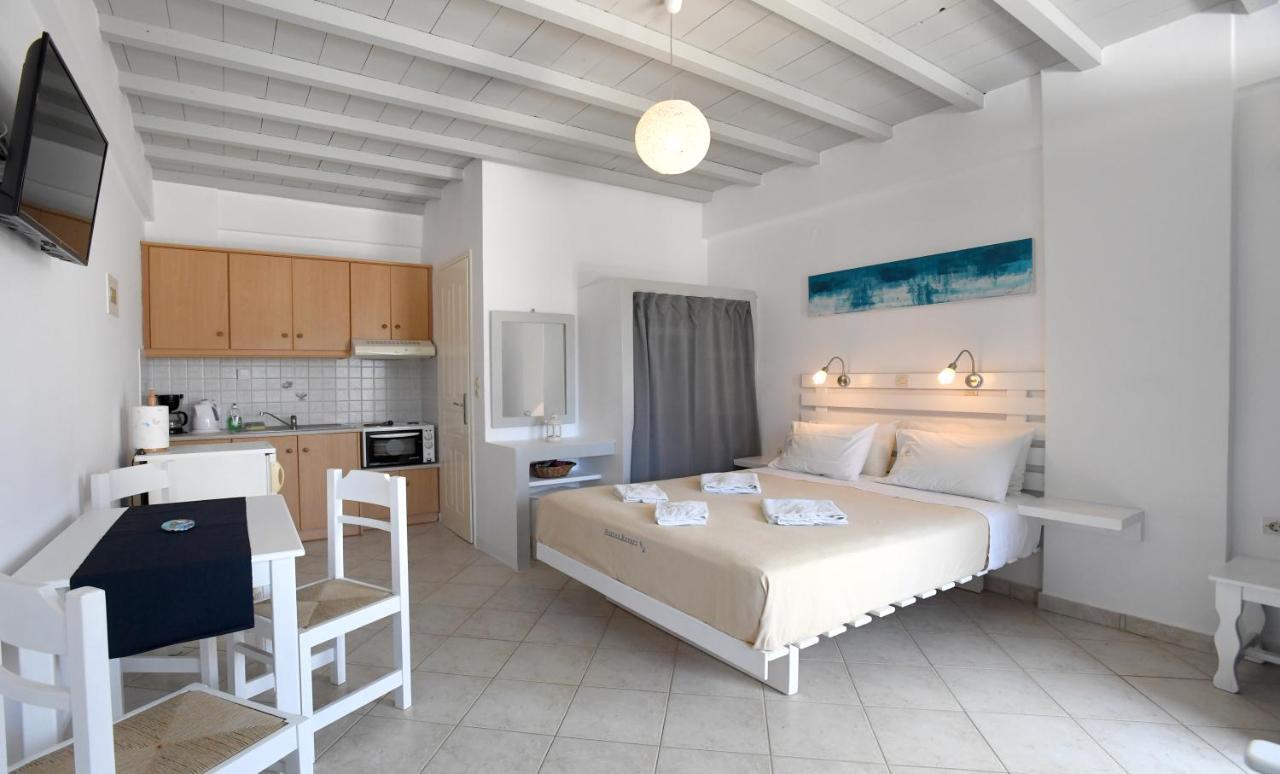 Aparthotel Nostos Beachfront & Agios Ioannis (Tinos)