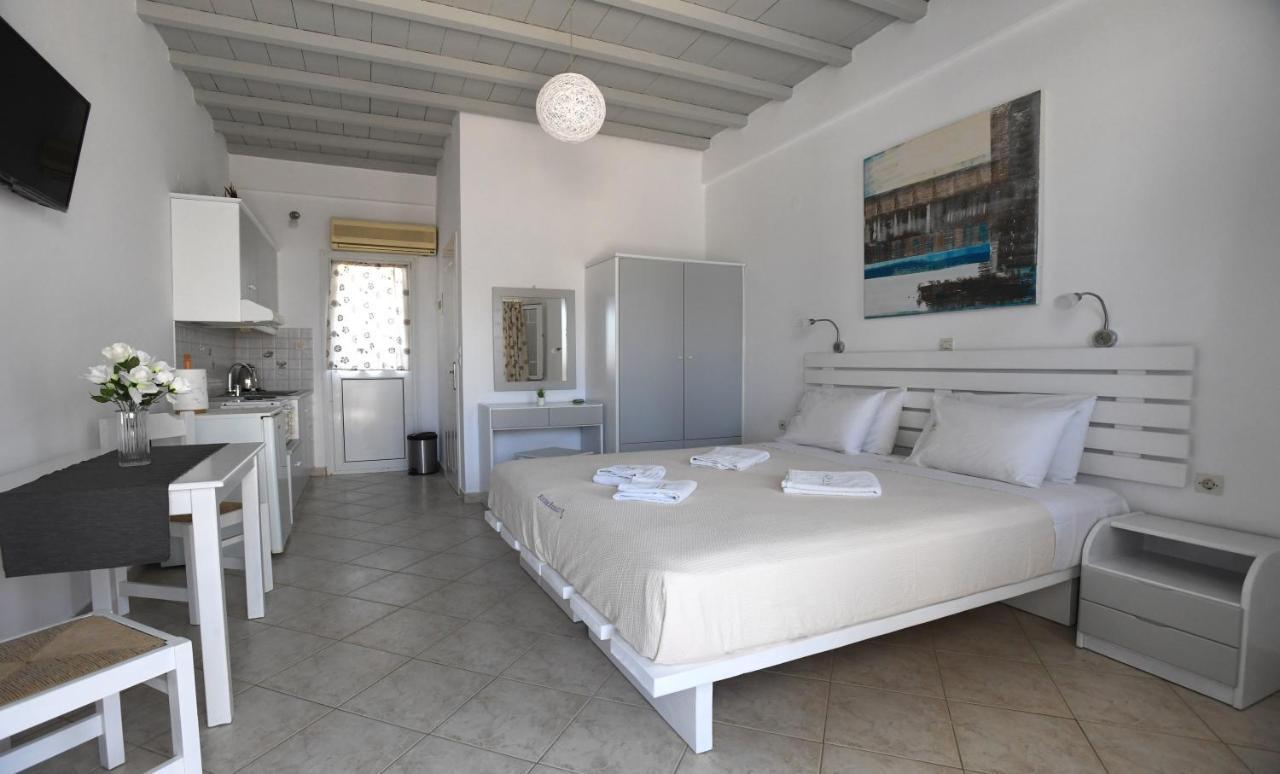 Aparthotel Nostos Beachfront & Agios Ioannis (Tinos)